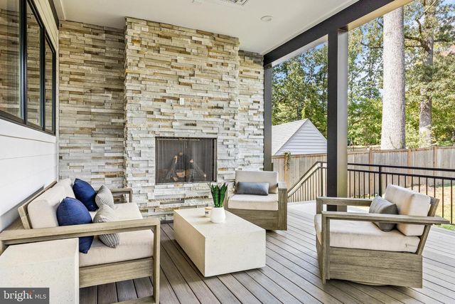 6884 CHURCHILL RD, Mclean, VA 22101