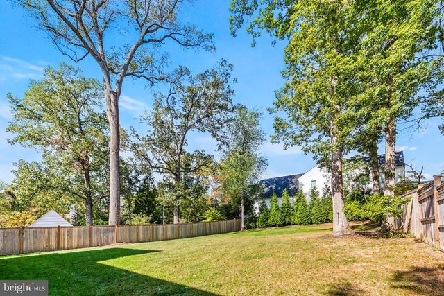 6884 CHURCHILL RD, Mclean, VA 22101