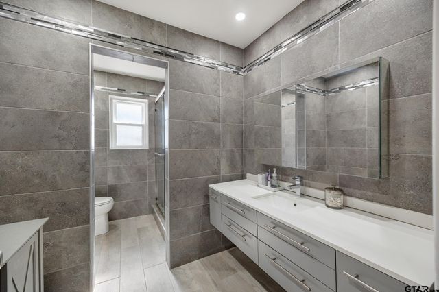 410 Shande Dr, Whitehouse, TX 75791