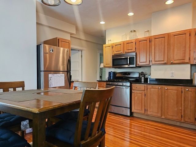 183 Rindge St 2, Cambridge, MA 02140