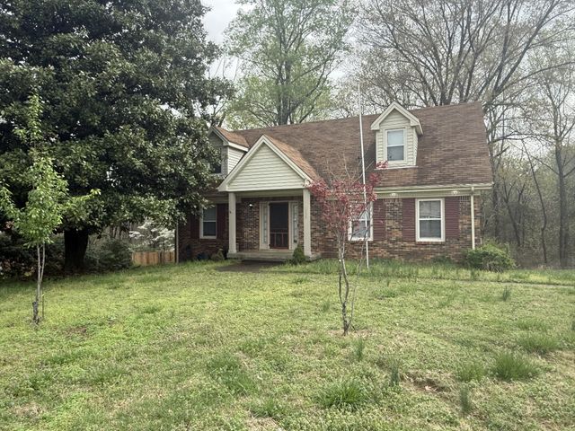 1033 Foxmoor Dr, Clarksville, TN 37042
