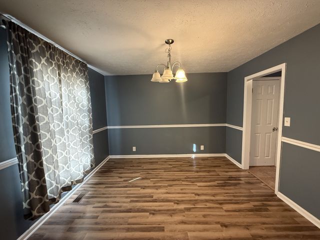 1033 Foxmoor Dr, Clarksville, TN 37042