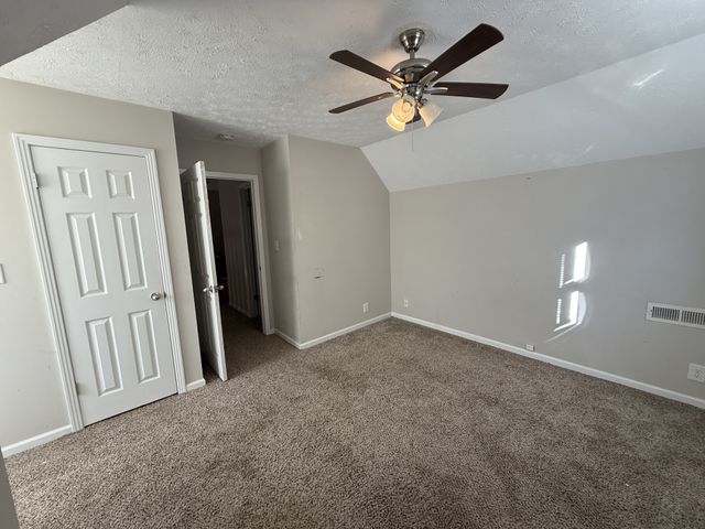 1033 Foxmoor Dr, Clarksville, TN 37042