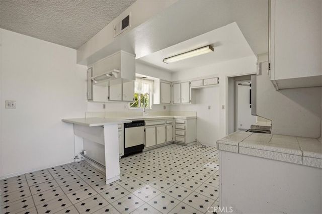 26124 New Chicago, Hemet, CA 92544