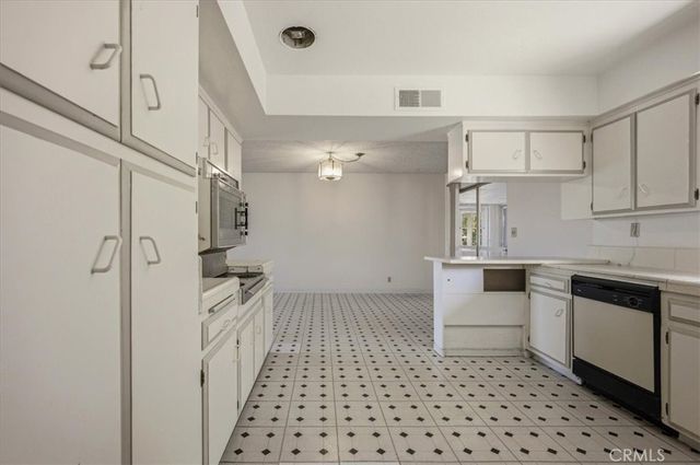 26124 New Chicago, Hemet, CA 92544