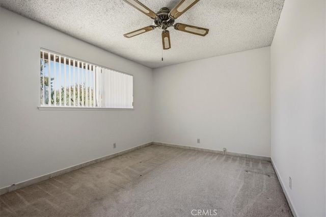 26124 New Chicago, Hemet, CA 92544