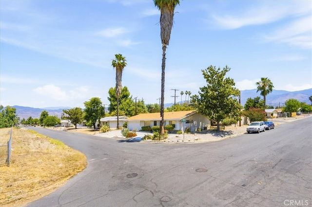 26124 New Chicago, Hemet, CA 92544