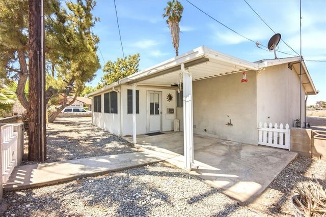 26124 New Chicago, Hemet, CA 92544