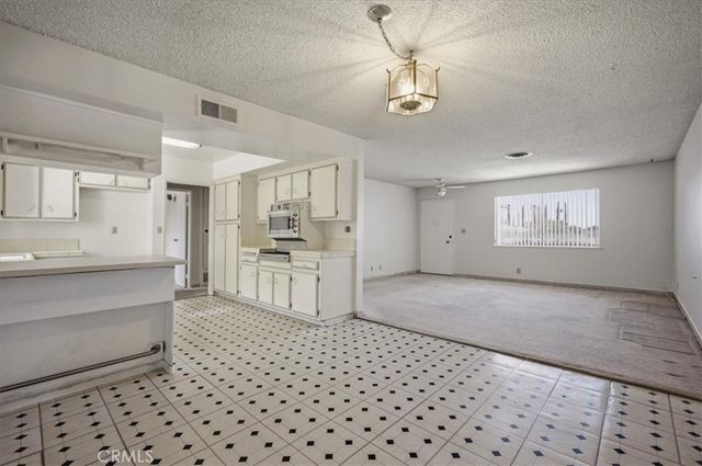 26124 New Chicago, Hemet, CA 92544