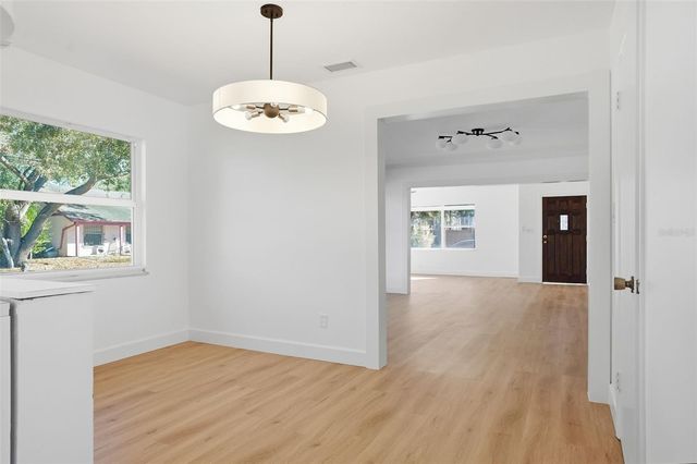 2812 N MUNRO STREET, Tampa, FL 33602