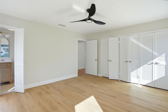 2812 N MUNRO STREET, Tampa, FL 33602