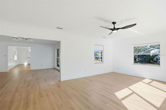 2812 N MUNRO STREET, Tampa, FL 33602