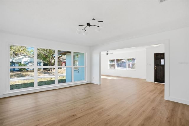 2812 N MUNRO STREET, Tampa, FL 33602