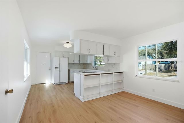 2812 N MUNRO STREET, Tampa, FL 33602