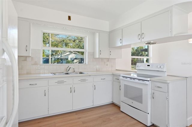 2812 N MUNRO STREET, Tampa, FL 33602