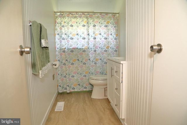 68 PILGRIM DR, Lancaster, PA 17603
