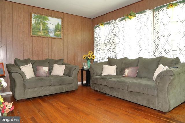 68 PILGRIM DR, Lancaster, PA 17603