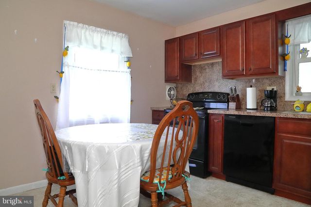 68 PILGRIM DR, Lancaster, PA 17603