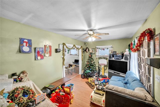 3056 W 104th Street, Cleveland, OH 44111