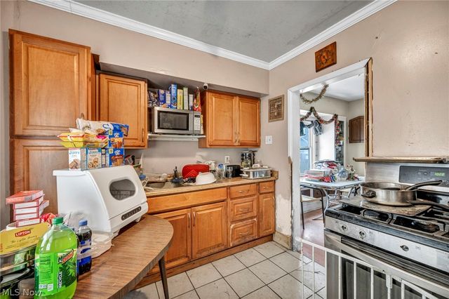 3056 W 104th Street, Cleveland, OH 44111