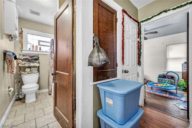 3056 W 104th Street, Cleveland, OH 44111