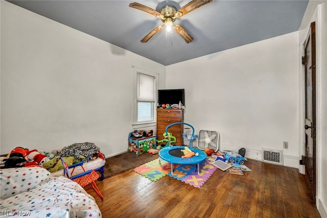 3056 W 104th Street, Cleveland, OH 44111