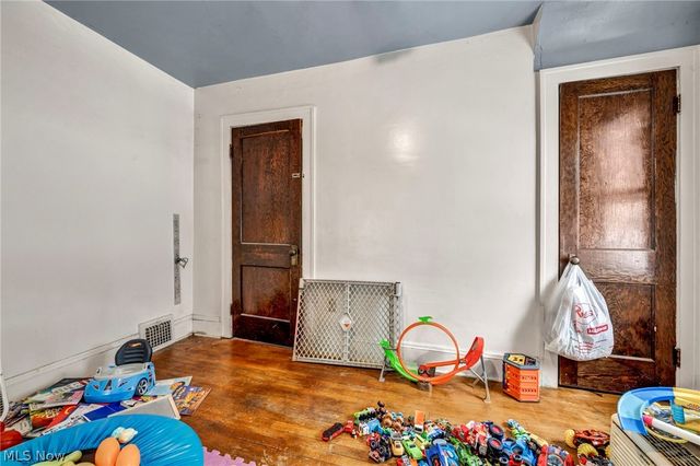 3056 W 104th Street, Cleveland, OH 44111