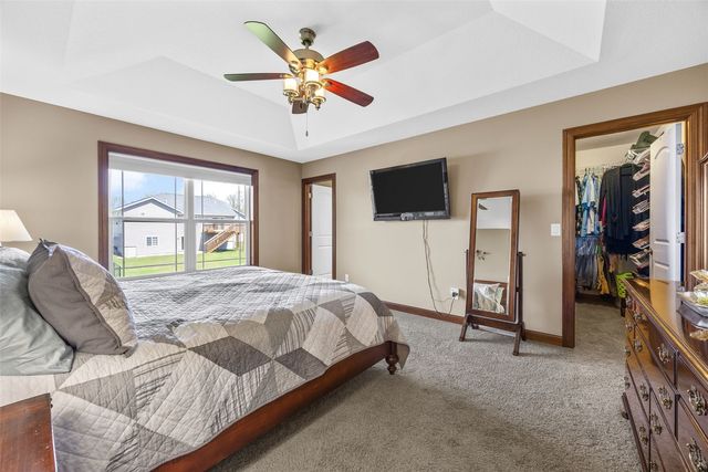 260 Battle Creek Drive, Marion, IA 52302