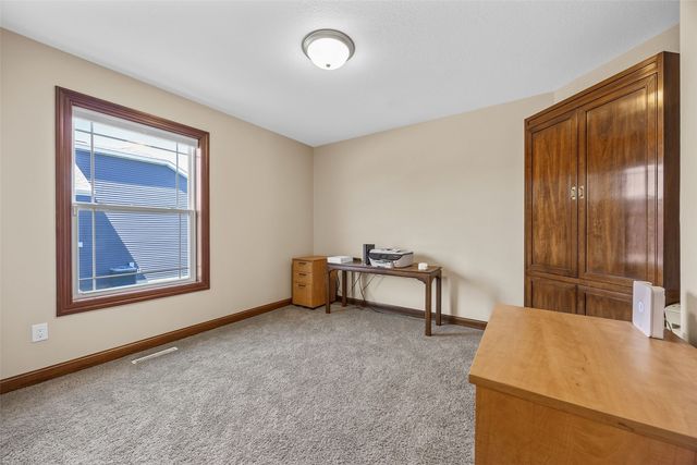 260 Battle Creek Drive, Marion, IA 52302