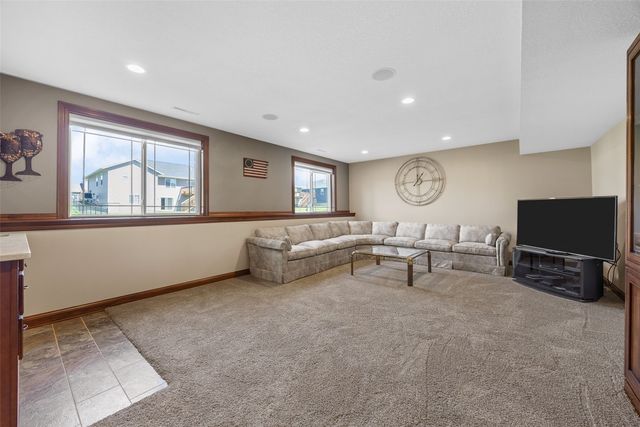 260 Battle Creek Drive, Marion, IA 52302