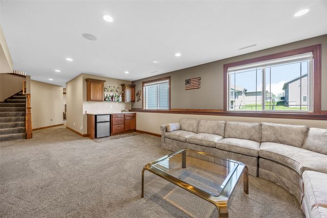 260 Battle Creek Drive, Marion, IA 52302