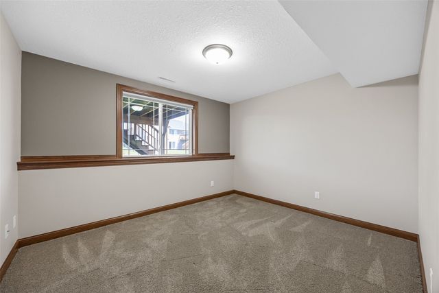 260 Battle Creek Drive, Marion, IA 52302