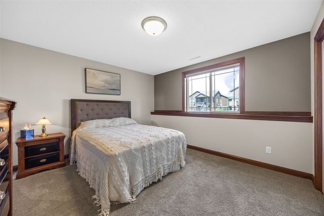 260 Battle Creek Drive, Marion, IA 52302