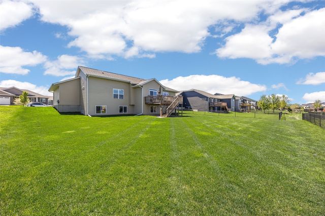 260 Battle Creek Drive, Marion, IA 52302