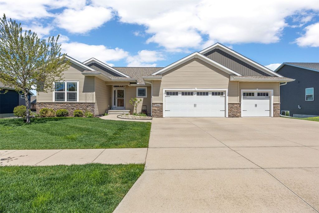 260 Battle Creek Drive, Marion, IA 52302