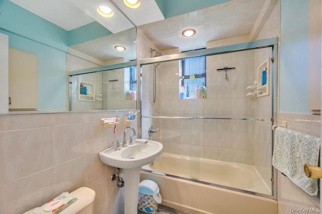 224-24 Union Turnpike 1P, Bayside, NY 11364