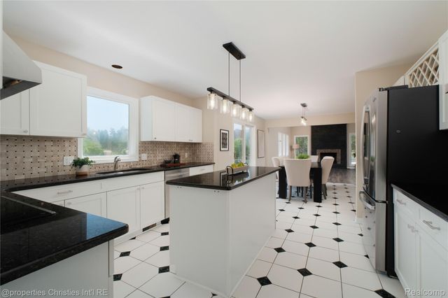22452 Fuller Drive, Novi, MI 48374
