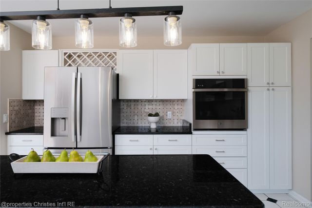 22452 Fuller Drive, Novi, MI 48374
