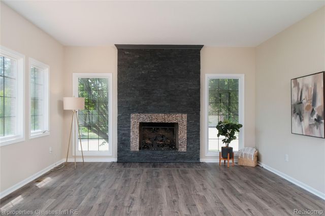 22452 Fuller Drive, Novi, MI 48374