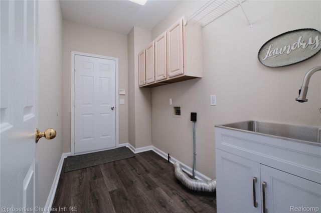 22452 Fuller Drive, Novi, MI 48374