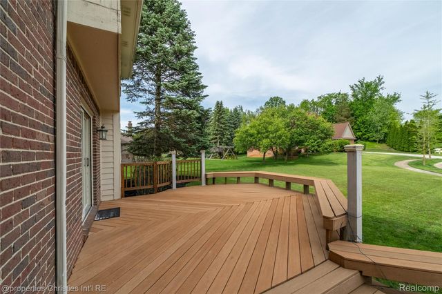 22452 Fuller Drive, Novi, MI 48374