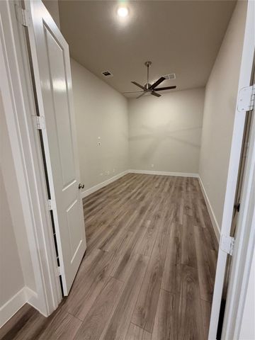 17469 Chestnut Cove Drive, Conroe, TX 77302