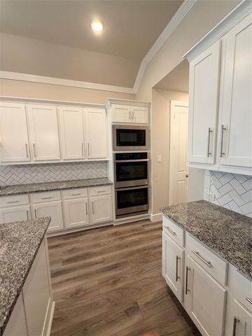 17469 Chestnut Cove Drive, Conroe, TX 77302