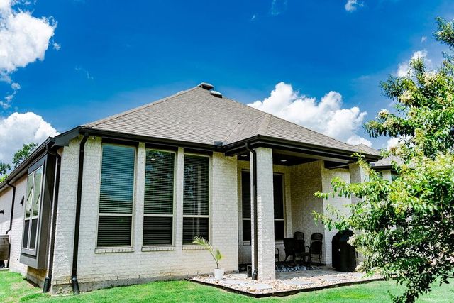 17469 Chestnut Cove Drive, Conroe, TX 77302