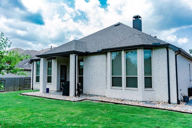 17469 Chestnut Cove Drive, Conroe, TX 77302