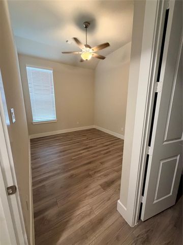 17469 Chestnut Cove Drive, Conroe, TX 77302