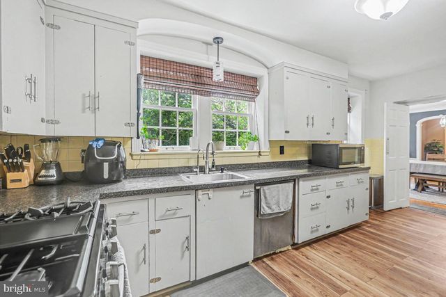 2100 BELLEVUE, Harrisburg, PA 17104