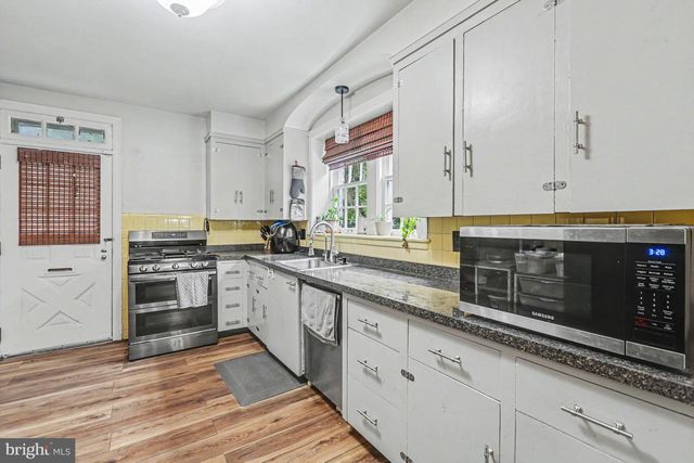 2100 BELLEVUE, Harrisburg, PA 17104