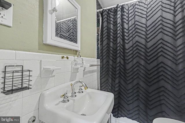 2100 BELLEVUE, Harrisburg, PA 17104