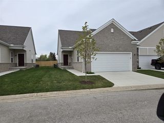 4260 Plum Village Circle 42, Monroe, MI 48161